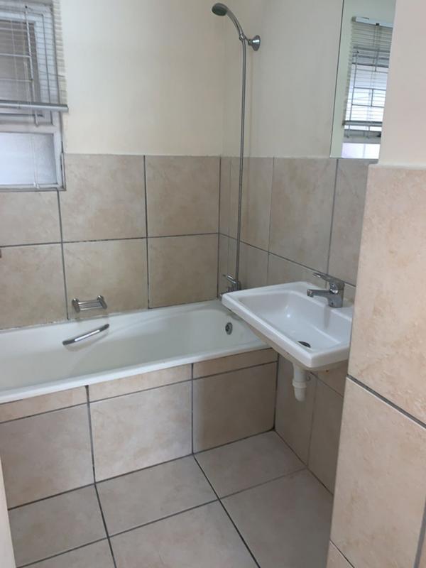 To Let 1 Bedroom Property for Rent in Wynberg Western Cape